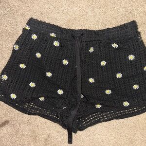 Black Daisy Crochet Women Shorts